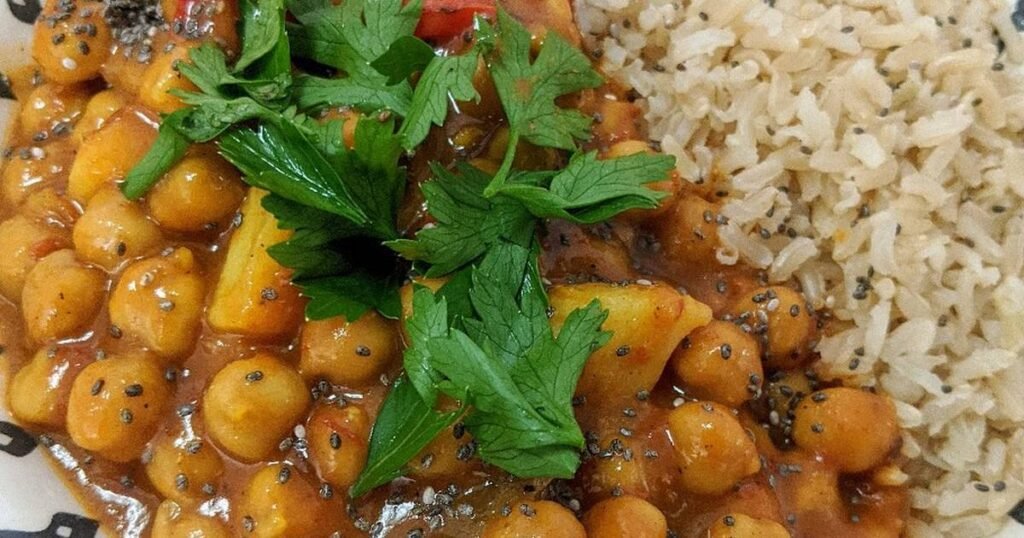 Curry de Grão-de-Bico Vegano com Arroz Integral 2 grão de bico