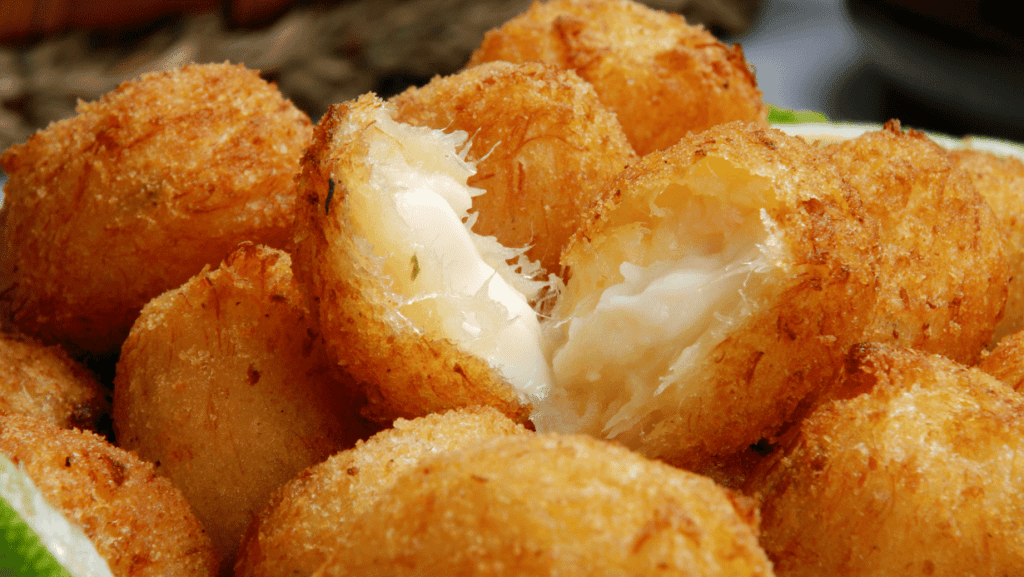 Bolinhos de bacalhau irresistíveis: sua novidade receita de sucesso! 3 bolinho de bacalhau queijo