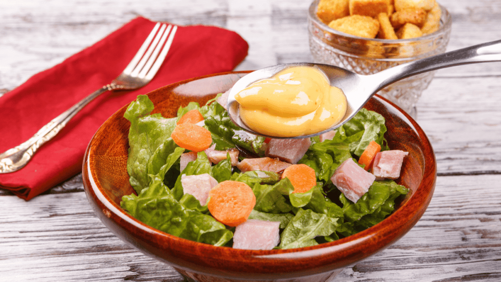 Salada com Molho de Mostarda: Uma Explosão de Sabor e Saúde 🥗 2 sala com molho mostarda