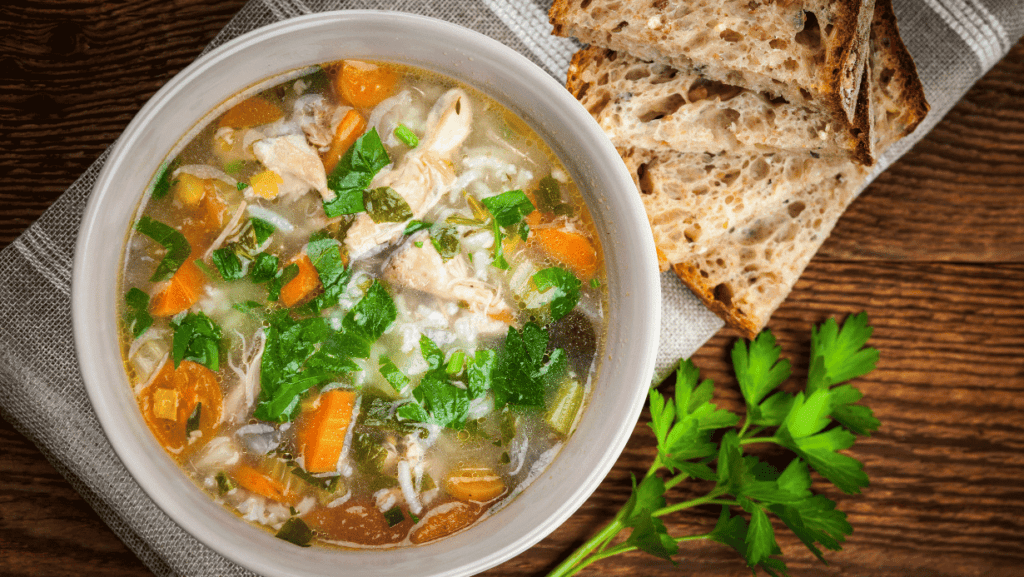 Receita Fit de Sopa de Legumes: Nutrição e Sabor em um Prato Delicioso 🥕🍲 3 sopa fit de legumes com frango