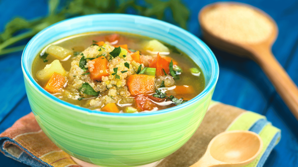 Receita Fit de Sopa de Legumes: Nutrição e Sabor em um Prato Delicioso 🥕🍲 5 sopa fit de legumes com quinoa